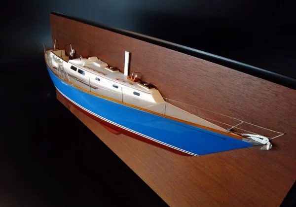 Hinckley Sou'Wester 42 half model with deck details