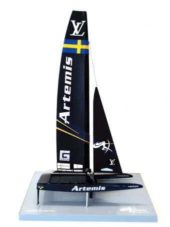 Artemis Racing - Catamaran AC 50 - desk model