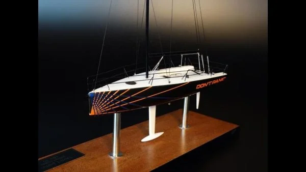 C&C 30 desk model