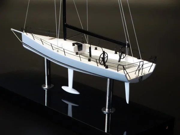 TP 52 desk model